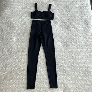 Alo Pinstripe Jacquard Extreme High-Waist
Legging - Anthracite/Black